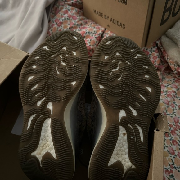 Yeezy Adidas Boost 380 Mist/Original size 6.5 - Picture 7 of 7